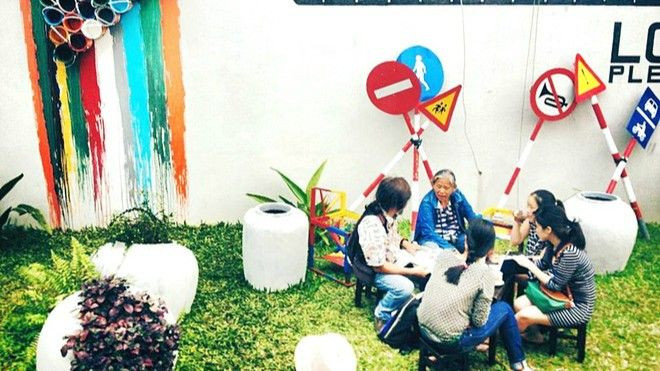 Độc và lạ hết cỡ với quán 'cafe biển báo' tại Đà Nẵng Ảnh 2