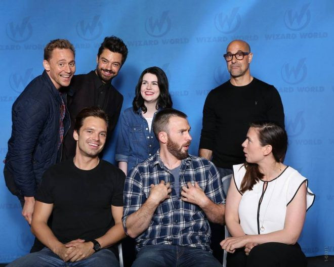 Hayley như muốn nói: “Loki làm gì ở đây thế?”