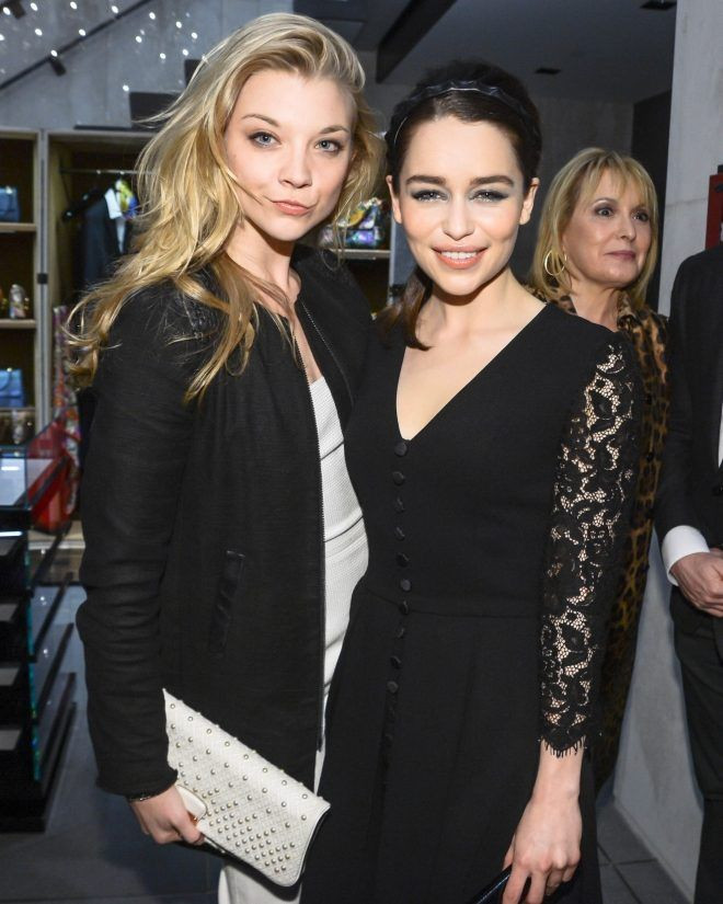 Natalie Dormer và Emilia Clarke cùng dự sự kiện.