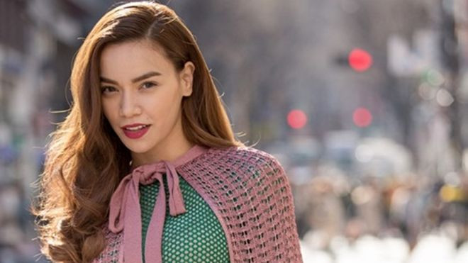 Vì sao Hà Hồ luôn để tóc xoăn nhưng không hề nhàm chán Ảnh 2