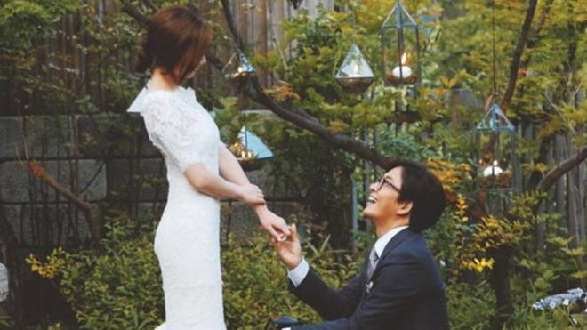 Bae Yong Joon đã chiều vợ trẻ như thế này đây! Ảnh 2