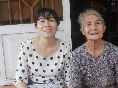 Mẹ già và con gái khốn khổ vì chuyện bịa đặt về mình trên Facebook Ảnh 2