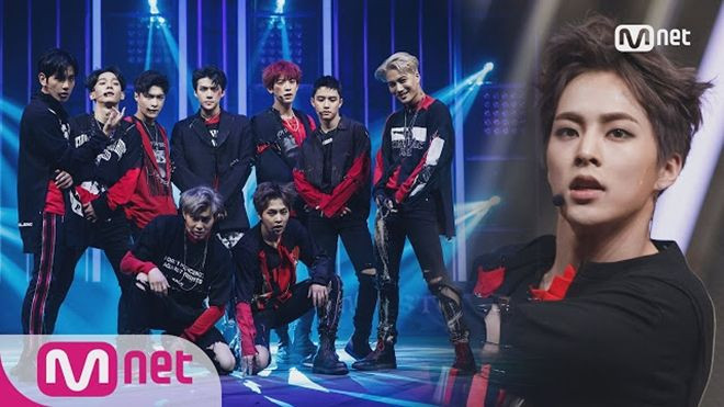 Choáng ngợp với vũ đạo ám ảnh của EXO trên sân khấu comeback Ảnh 2