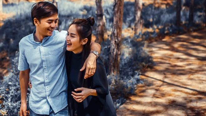 Học lỏm cách phối đồ đôi 'vi diệu' như Tú Vi - Văn Anh Ảnh 2