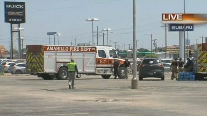 Mỹ: Bắt cóc con tin, đấu súng với cảnh sát ở cửa hàng Walmart Ảnh 2