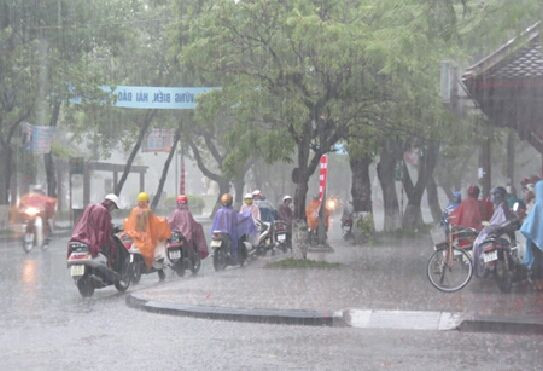 Mưa giông lan ra toàn miền Bắc, nhiệt độ giảm từ 7 - 10 độ C Ảnh 2