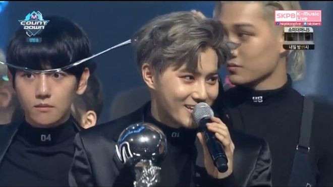 EXO thắng áp đảo, giựt cúp đầu tiên cho 'Monster' Ảnh 2