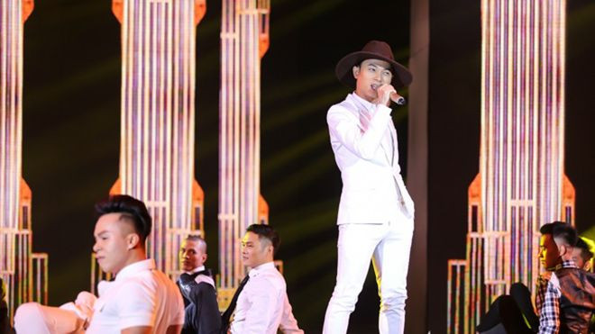 Trúc Nhân hát thẳng scandal Kỳ Hân, Hà Hồ trong màn trình diễn 'Thật bất ngờ' phiên bản 'ĐHCD 10' Ảnh 2