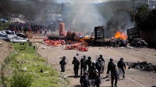 Đụng độ giữa giáo viên và cảnh sát ở Mexico: 6 người chết và hàng trăm người bị thương Ảnh 2