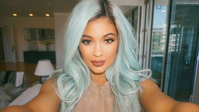 Bí quyết selfie đẹp như Kylie Jenner Ảnh 2