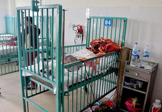 Cha ôm con 28 tháng tuổi nhảy lầu bệnh viện tự tử Ảnh 2