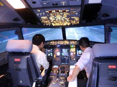 Sân bay Nội Bài bị chiếu laser: Thủ phạm là một gánh xiếc Ảnh 2