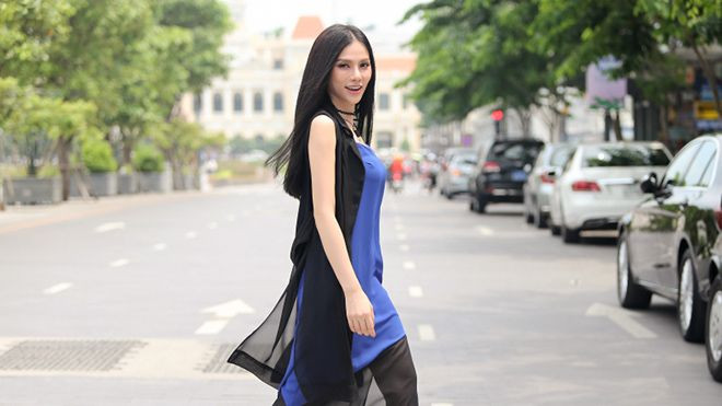 Thu Thủy sành điệu, khoe dáng trẻ trung như thời son rỗi Ảnh 2