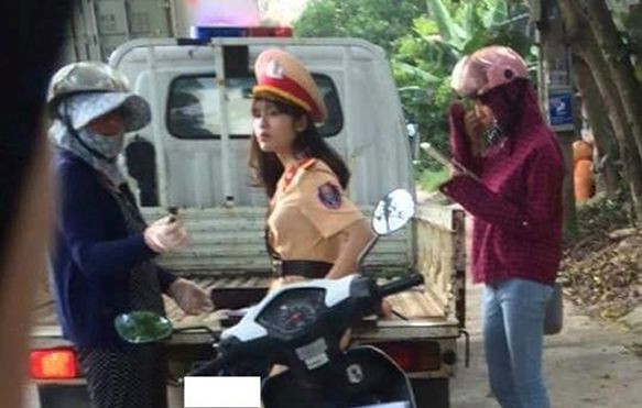 Nữ cảnh sát xinh đẹp khoá Facebook sau khi bị chụp lén Ảnh 2