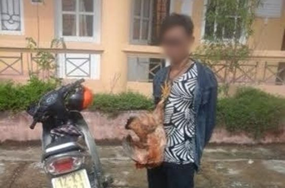 Hoàn cảnh éo le của tên trộm bị người dân treo gà vào cổ Ảnh 2