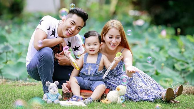 Gia đình là nơi để về, Khánh Thi - Phan Hiển chỉ cần bình yên bên con trai Ảnh 2