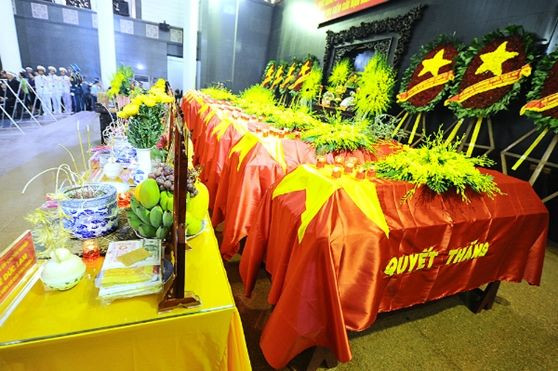 Mưa nhòa nước mắt tiễn biệt các anh về với đất mẹ - trời xanh Ảnh 2