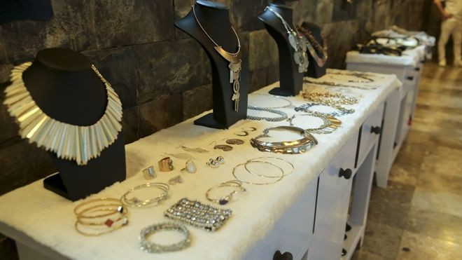 Hé lộ 'kho tàng' phụ kiện thời trang hoành tráng trong tập 3 Ảnh 2