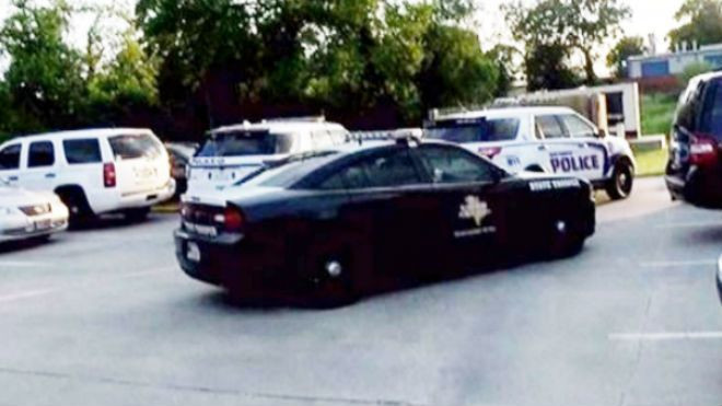 Bé gái 12 tuổi lái ô tô chở em 7 tuổi 'bỏ nhà đi' khiến cảnh sát bở hơi tai Ảnh 2