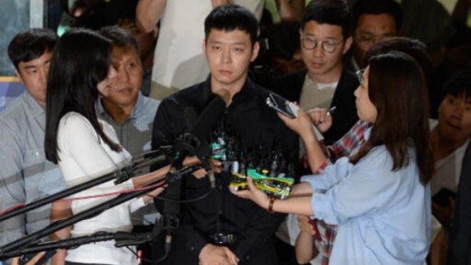 Vụ Park Yoochun: Dân Hàn ném đá gay gắt, dân Trung Quốc bảo vệ đến cùng Ảnh 2