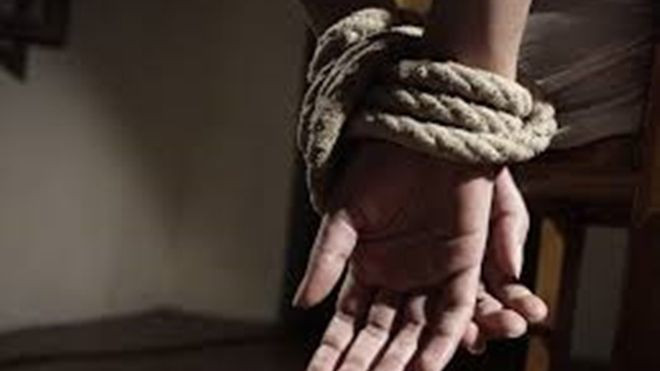 Vợ thử thách tình yêu của chồng bằng phương pháp mạo hiểm, cảnh sát hỏi thăm Ảnh 2