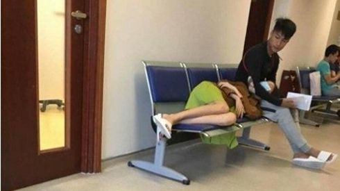 Rò rỉ ảnh bị nghi Mạc Hồng Quân đưa Kỳ Hân đi khám thai Ảnh 2