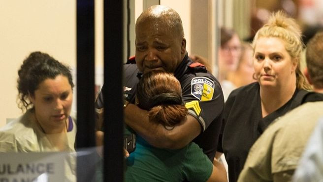 Toàn cảnh vụ đấu súng trong ngày chết chóc của cảnh sát Mỹ Ảnh 2