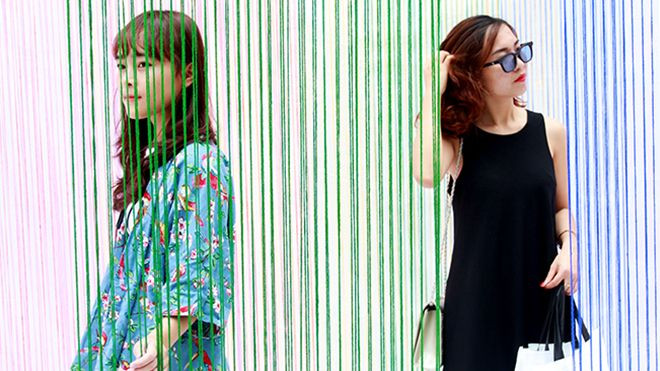 Trai xinh, gái đẹp selfie 'chất lừ'  trong hội chợ The New District Hà Nội Ảnh 2