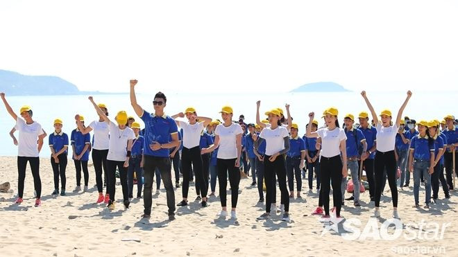 OFF THE AIR: Vĩnh Thụy và Top 11 chung tay 'cùng làm sạch biển' Ảnh 2