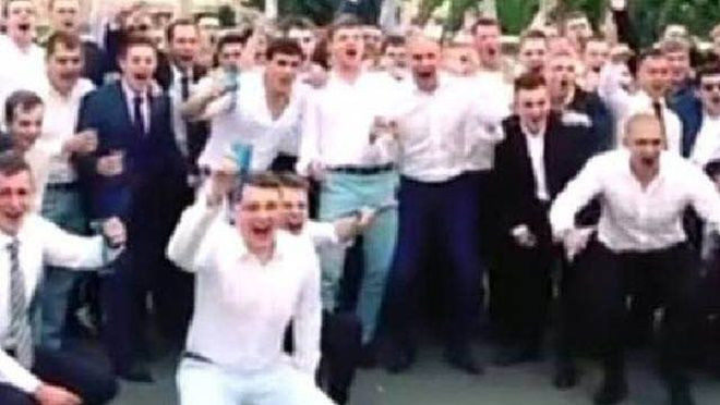 Ăn mừng tốt nghiệp, tân điệp viên Nga để lộ thân phận Ảnh 2