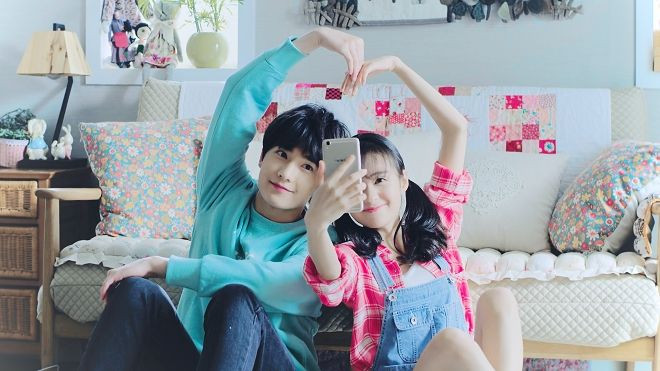 Dương Dương hóa thành 'người máy', cặp kè mỹ nhân họ Trịnh Ảnh 2