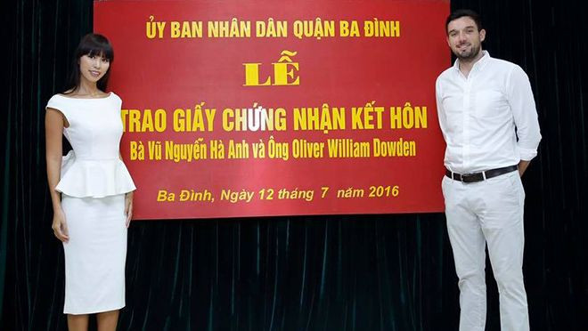 Siêu mẫu Hà Anh bức xúc khi bị nói 'vẽ vời' lễ đăng ký kết hôn Ảnh 2