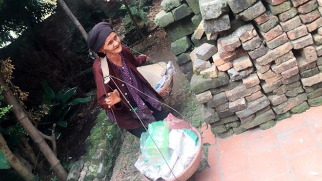 Hình ảnh khiến ai cũng ấm lòng, ở xung quanh ta vẫn luôn có nhiều người tốt! Ảnh 2