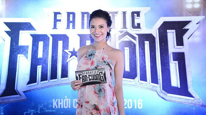 Hồng Quế vác bụng bầu 7 tháng đi xem bom tấn 'Fan Cuồng' Ảnh 2