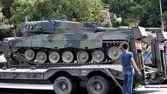 Sau đảo chính, Thổ Nhĩ Kỳ “lật mặt” với đồng minh siêu cường Ảnh 2