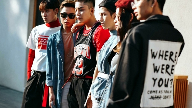Chán cảm hứng Nhật Bản, giới trẻ chuyển sang ưa chuộng phong cách streetwear Hàn Quốc Ảnh 2