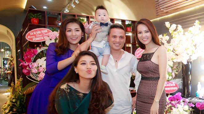 Á hậu Tú Anh nhí nhảnh bên MC Thụy Vân, BTV Ngọc Trinh Ảnh 2