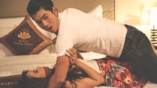 Tik tak anh yêu em: Trương Nam Thành lại hóa 'Sở Khanh', âu yếm bạn diễn nữ Ảnh 2