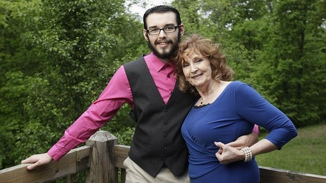 Kinh ngạc cuộc tình không khoảng cách của cụ bà 71 và hot boy 17 tuổi Ảnh 2