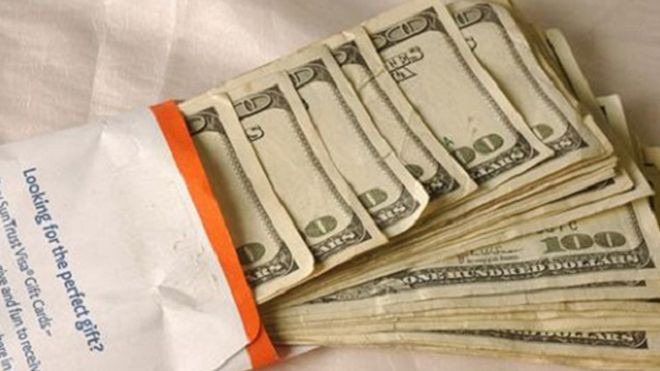 Nhận tiền 'chạy án' thay vợ, chồng thư ký TAND TP HCM bị bắt Ảnh 2