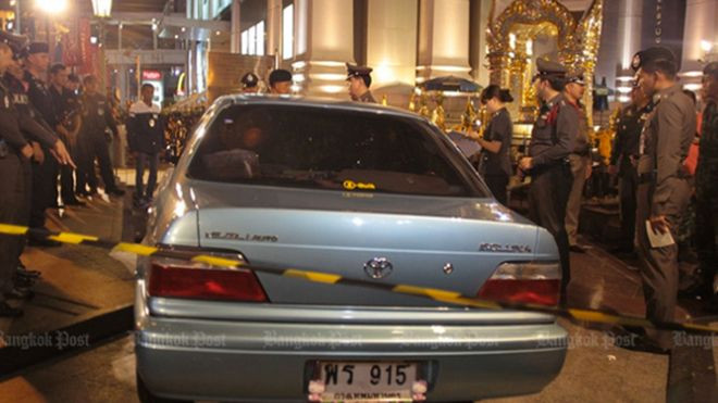 Xe lao vào đền Erawan tại trung tâm Bangkok, 6 người bị thương Ảnh 2