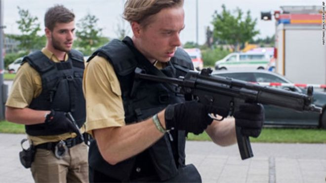 Hiện trường vụ xả súng kinh hoàng ở Munich làm 9 người thiệt mạng Ảnh 2