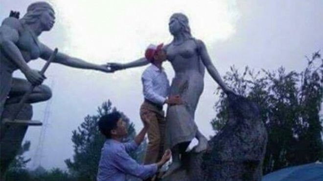 Cán bộ hôn lên ngực tượng đá thiếu nữ là do… say rượu? Ảnh 2