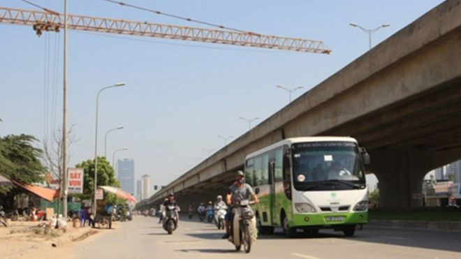 Kinh hãi 'tử thần' rình rập trên đầu người dân Hà Nội Ảnh 2