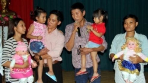 Chuyện hy hữu: Hai gia đình đổi lại con sau 3 năm nuôi nhầm Ảnh 2