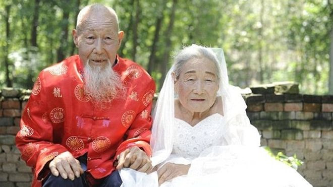 Chuyện tình cảm động: Cưới nhau 80 năm mới có bộ ảnh cưới đúng nghĩa Ảnh 2