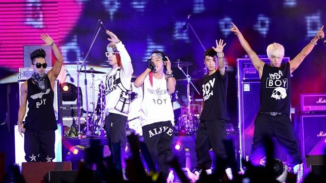 Xem lại loạt sân khấu 'hừng hực' của Big Bang trong lần đầu đến Việt Nam 4 năm trước Ảnh 2