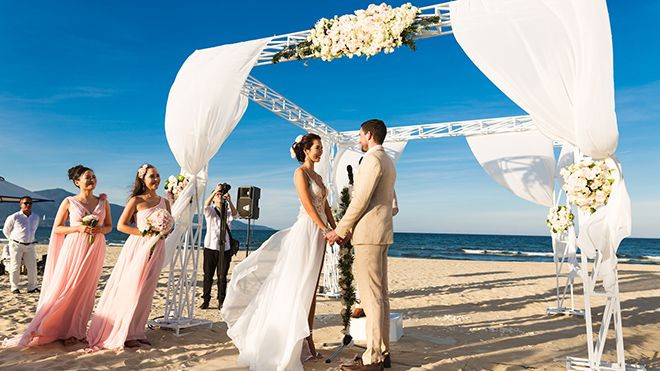 Cô gái nào cũng mơ ước có một đám cưới tuyệt đẹp như siêu mẫu Hà Anh Ảnh 2