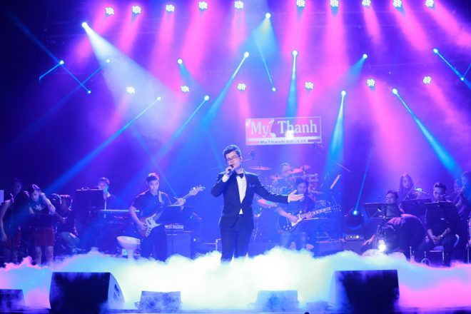 Đinh Mạnh Ninh Live là dự án do nhạc sĩ Hồng Kiên chỉ đạo nghệ thuật. Các bài hát trong chương trình là sản phẩm của sự hợp tác sáng tạo giữa ca sỹ - nhạc sỹ Đinh Mạnh Ninh với các nhạc sỹ Hồng Kiên, Thành Vương và Hoàng Anh Minh.