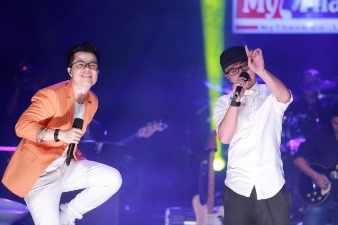 Đêm nhạc còn có sự góp mặt của rapper Hà Lê. Hai nghệ sĩ song ca trong ca khúc I mis you và Cuối tuần.